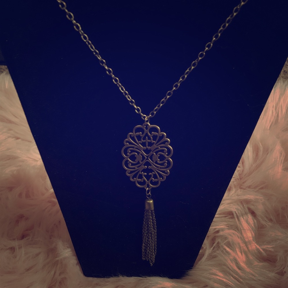A necklace💕